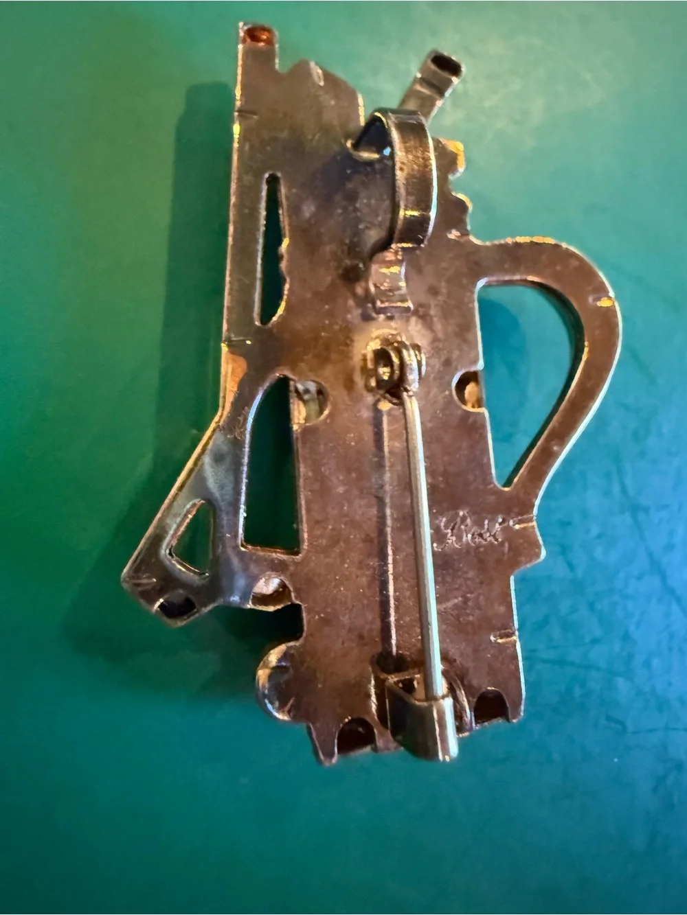 Vintage “Best” Gold-Tone Golf Bag Brooch/Pin